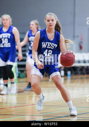 Azione di basket presso il Washington State 2A e 3A TUTTE LE Star Game in Liberty Lago, Washington. Foto Stock