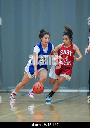 Azione di basket presso il Washington State 2A e 3A TUTTE LE Star Game in Liberty Lago, Washington. Foto Stock