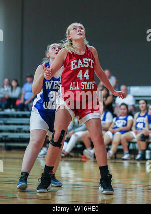 Azione di basket presso il Washington State 2A e 3A TUTTE LE Star Game in Liberty Lago, Washington. Foto Stock
