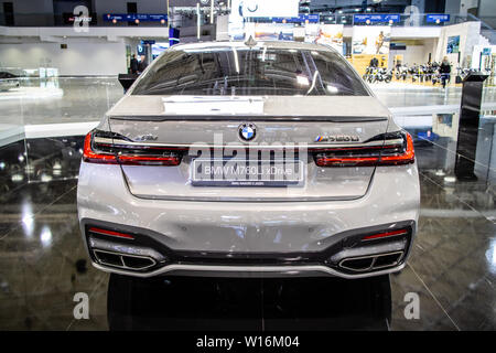 Poznan, Polonia, Mar 2019 BMW Serie 7 berlina M760Li xDrive, Poznan International Motor Show, 6 gen, G12, 7er limousine prodotta da BMW Foto Stock