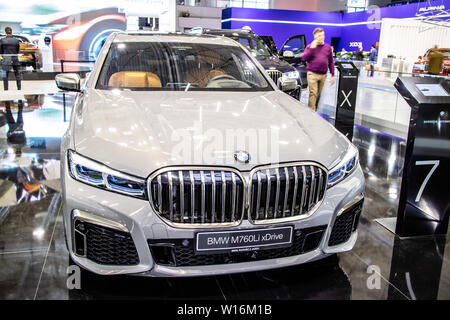 Poznan, Polonia, Mar 2019 BMW Serie 7 berlina M760Li xDrive, Poznan International Motor Show, 6 gen, G12, 7er limousine prodotta da BMW Foto Stock