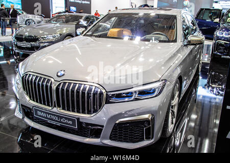 Poznan, Polonia, Mar 2019 BMW Serie 7 berlina M760Li xDrive, Poznan International Motor Show, 6 gen, G12, 7er limousine prodotta da BMW Foto Stock