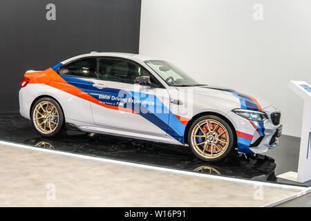 Poznan, Polonia, Mar 2019: BMW M2 Coupe Concorrenza, Poznan International Motor Show, prima generazione, F22, trazione posteriore coupe fabbricato dalla BMW Foto Stock