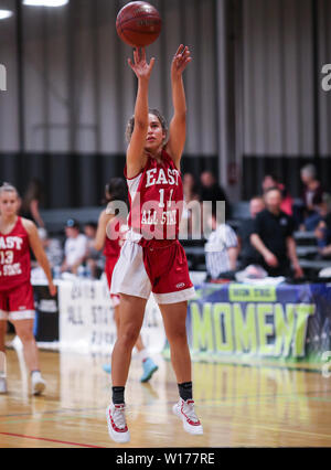Azione di basket presso il Washington State 2A e 3A TUTTE LE Star Game in Liberty Lago, Washington. Foto Stock