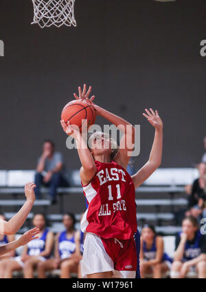 Azione di basket presso il Washington State 2A e 3A TUTTE LE Star Game in Liberty Lago, Washington. Foto Stock