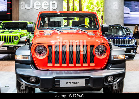 Bruxelles, Belgio, Jan 2019 rosso metallizzato Jeep Wrangler a Bruxelles Motor Show, gen 4, jl a quattro ruote motrici off-road veicolo fabbricato in Jeep Foto Stock