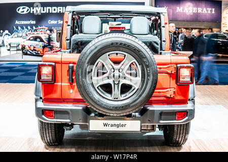 Bruxelles, Belgio, Jan 2019 rosso metallizzato Jeep Wrangler a Bruxelles Motor Show, gen 4, jl a quattro ruote motrici off-road veicolo fabbricato in Jeep Foto Stock