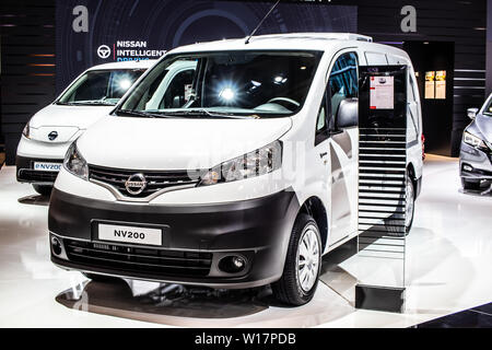 Bruxelles, Belgio, Jan 18, 2019: metallic bianco Nissan NV200 a Bruxelles Motor Show, luce furgone commerciale prodotta da Nissan Foto Stock