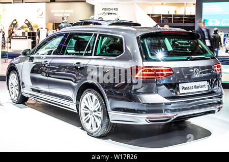 Bruxelles, Jan 2019 Volkswagen VW Passat variante a Bruxelles Motor Show, 8 gen, B8, tip 3G, prodotta dalla casa automobilistica tedesca Volkswagen Group Foto Stock