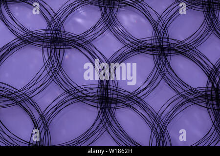 Abstract design in acciaio tri-circle art design contro la parete. Un bel collage Foto Stock