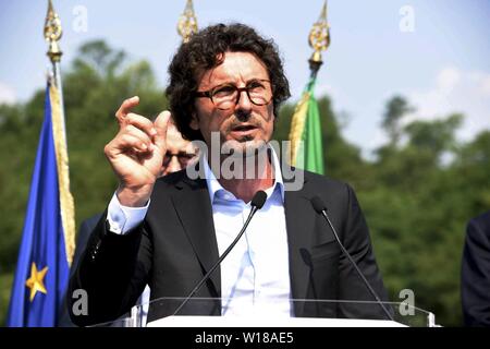 Inaugurazione di ANNONE PONTE CON TONINELLI ministro e Presidente Regione Lombardia Attilio Fontana (SICKI/fotogramma, Milano - 2019-07-01) p.s. la foto e' utilizzabile nel rispetto del contesto in cui e' stata scattata, e senza intento diffamatorio del decoro delle persone rappresentate Foto Stock