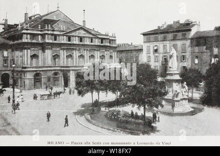 L'Italia. Milano. Il Teatro La Scala e il monumento di Leonardo da Vinci. Cartolina, 1910s. Foto Stock