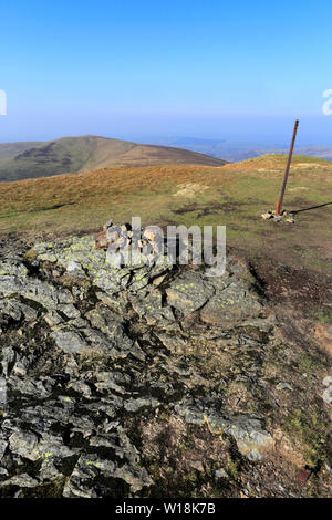 Il vertice dei signori sede cadde, Bassenthwaite lake, Keswick Town, Parco Nazionale del Distretto dei Laghi, Cumbria, England, Regno Unito Foto Stock