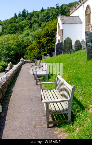 Chiesa di tutti i santi nel villaggio di Selworthy sul bordo di Exmoor, North Somerset England Regno Unito Foto Stock