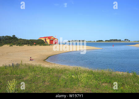 Scialuppa di salvataggio della stazione sulla spiaggia a Wells-next-Mare Foto Stock