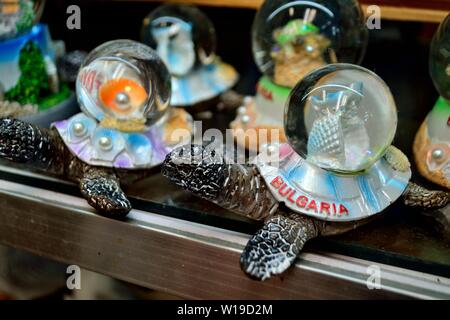 Vendita di souvenir caratteristici in NESSEBAR - Mar Nero - Bulgaria Foto Stock