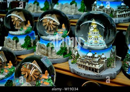 Vendita di souvenir caratteristici in NESSEBAR - Mar Nero - Bulgaria Foto Stock