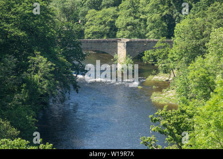 Il Galles, Denbighshire, Pontcysyllte, Old Bridge & River Dee dall acquedotto Foto Stock