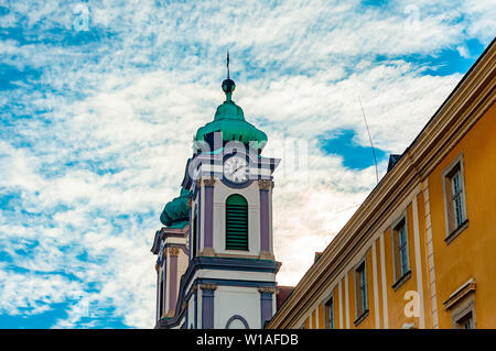 Vista sulla storica Chiesa cistercensi chiesa in Szekesfehervar, Ungheria Foto Stock