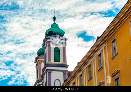 Vista sulla storica Chiesa cistercensi chiesa in Szekesfehervar, Ungheria Foto Stock