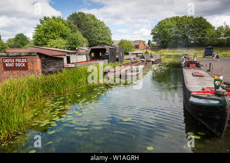 Bacino del canale, con battelli, Black Country Living Museum, Dudley Regno Unito Foto Stock