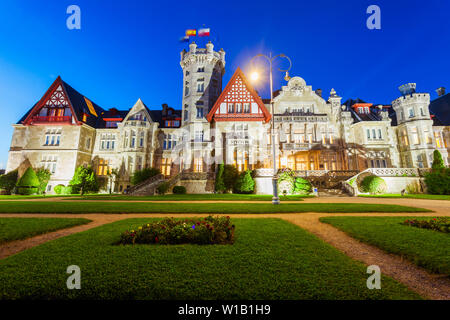 Magdalena Palace o il Palacio de la Magdalena è un palazzo situato sulla penisola di Magdalena nella città di Santander, Spagna. Foto Stock