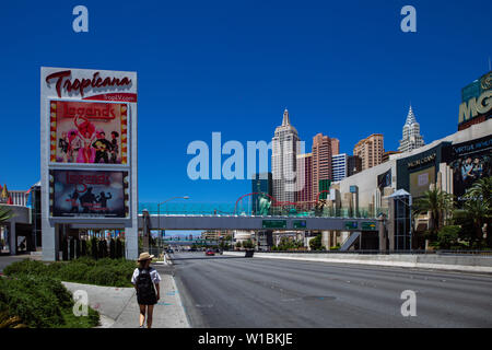 Vista diurna di New York New York Hotel & Casino, Las Vegas, Nevada, STATI UNITI D'AMERICA Foto Stock