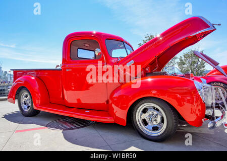 Red Dakine Ford Pick-up Truck, Vintage Collector Car Show, Canada giorno, costruttore navale Square North Vancouver, British Columbia, Canada Foto Stock