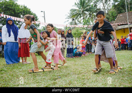 Indonesian celebra il giorno di indipendenza a Purworejo, Indonesia Foto Stock