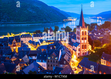 Antenna di Bacharach vista panoramica. Bacharach è un piccolo paese della valle del Reno nella Renania-Palatinato, Germania Foto Stock