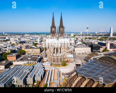 La cattedrale di Colonia antenna vista panoramica a Colonia, Germania Foto Stock