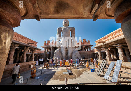 Gommateshwara monolitica statua a Shravanabelagola, Shravanabelagola tempio Jain Foto Stock