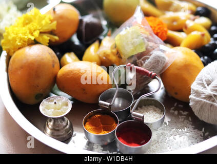 Indian tradizionale piatto di culto Foto Stock