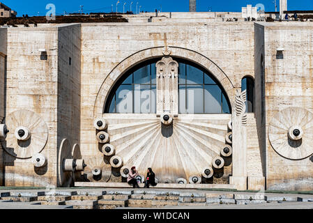 La cascata è un gigante scala a Yerevan, Armenia. Foto Stock