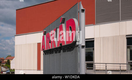 Gyor Ungheria 05 07 2019 logo del Gyori Arkad shopping center per l'edificio Foto Stock