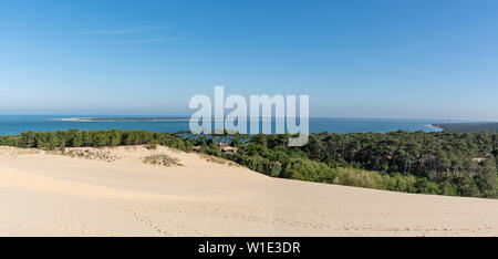 Vista panoramica della baia di Arcachon, la Guascogna la foresta e la penisola del Cap Ferret Foto Stock