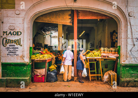 Un mercato locale a La Habana (l'Avana, Cuba, West Indies, dei Caraibi e America centrale Foto Stock