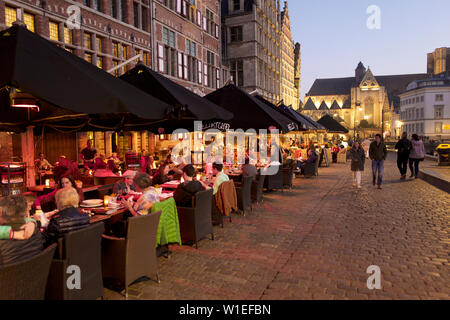 Ristoranti lungo il fiume Leie in Gand, Fiandre Orientali, Belgio, Europa Foto Stock