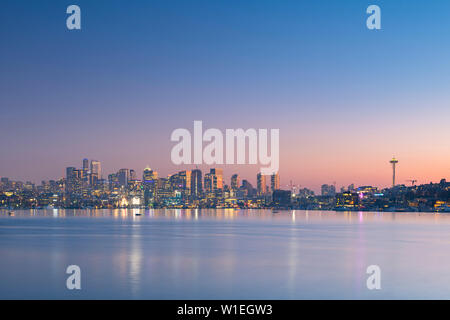 Vista di Seattle dal lavori Gas Park, Seattle, nello Stato di Washington, Stati Uniti d'America, America del Nord Foto Stock