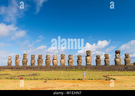 Teste Moai dell'isola di pasqua, Parco Nazionale di Rapa Nui, Sito Patrimonio Mondiale dell'UNESCO, l'isola di pasqua, Cile, Sud America Foto Stock