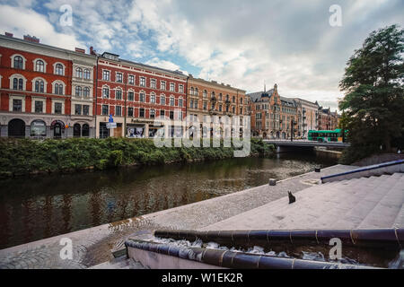 Drottninggatan street da Sodra Forstadskanalen, Malmo, Skane, Svezia, Scandinavia, Europa Foto Stock