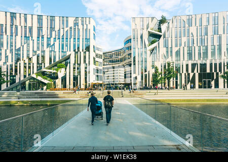 Nuovo centro commerciale Ko-Bogen, Dusseldorf, Renania settentrionale-Vestfalia, Germania, Europa Foto Stock