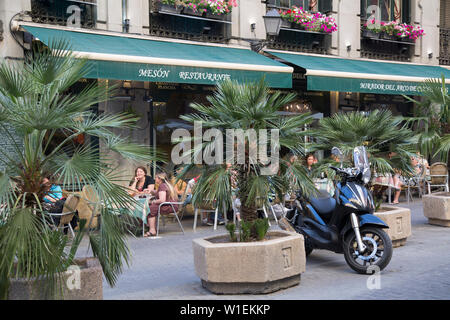 Mirador Del Arco de Cuchilleros Ristorante, Cava de San Miguel Street, Madrid, Spagna Foto Stock