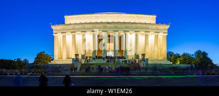 Vista del Lincoln Memorial al crepuscolo, Washington D.C., Stati Uniti d'America, America del Nord Foto Stock