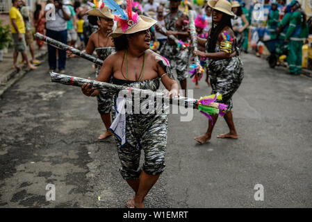 Salvador, Brasile. 02Luglio, 2019. Sfilata Luglio 2, 2019 nella città di Salvador, Bahia, la mattina di martedì, 02. Credito: Marcio Carqueija/FotoArena/Alamy Live News Foto Stock