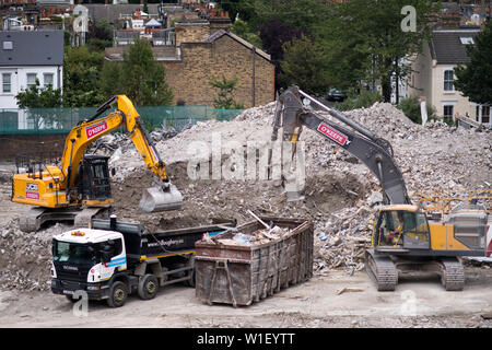 Demolizione di edifici nelle vicinanze Nine Elms rigenerazione area a sud di Londra. Giugno 26, 2019 Foto Stock