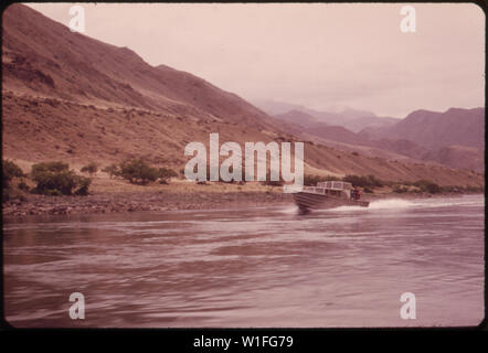 JET BOAT sullo Snake River offre una mail al ranch sparsi tra LEWISTON E Hells Canyon Foto Stock