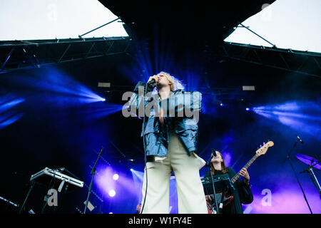 Roskilde, Danimarca. Il 1 luglio 2019. Il cantante norvegese Hoy La esegue un concerto dal vivo durante il danese music festival Roskilde Festival 2019. (Photo credit: Gonzales foto - Malthe Ivarsson). Foto Stock