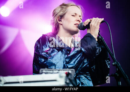 Roskilde, Danimarca. Il 1 luglio 2019. Il cantante norvegese Hoy La esegue un concerto dal vivo durante il danese music festival Roskilde Festival 2019. (Photo credit: Gonzales foto - Malthe Ivarsson). Foto Stock