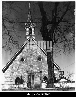 Lancaster County, Pennsylvania. Questa chiesa episcopale è stato stabilito circa duecento anni fa dal Welsh . . .; Portata e contenuto: Full didascalia recita come segue: Lancaster County, Pennsylvania. Questa chiesa episcopale è stato stabilito circa duecento anni fa dai coloni gallese in Canaervin Township. Queste persone sono state sfollate bloccare, stock e la canna dal Amish mennoniti e. Foto Stock